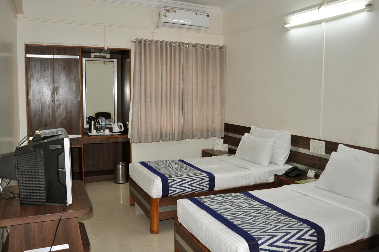 Hotel Tourist, Kolhapur Exterior foto
