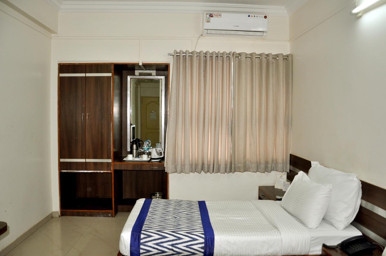 Hotel Tourist, Kolhapur Exterior foto