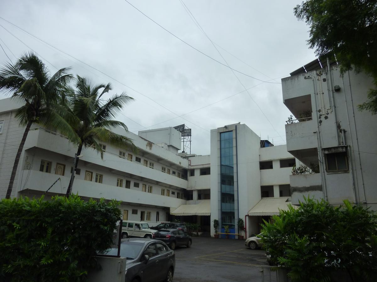 Hotel Tourist, Kolhapur Exterior foto
