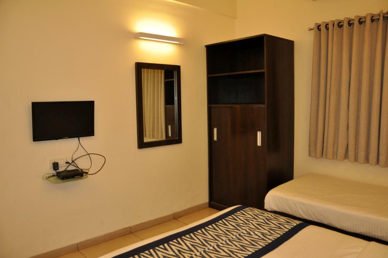 Hotel Tourist, Kolhapur Exterior foto